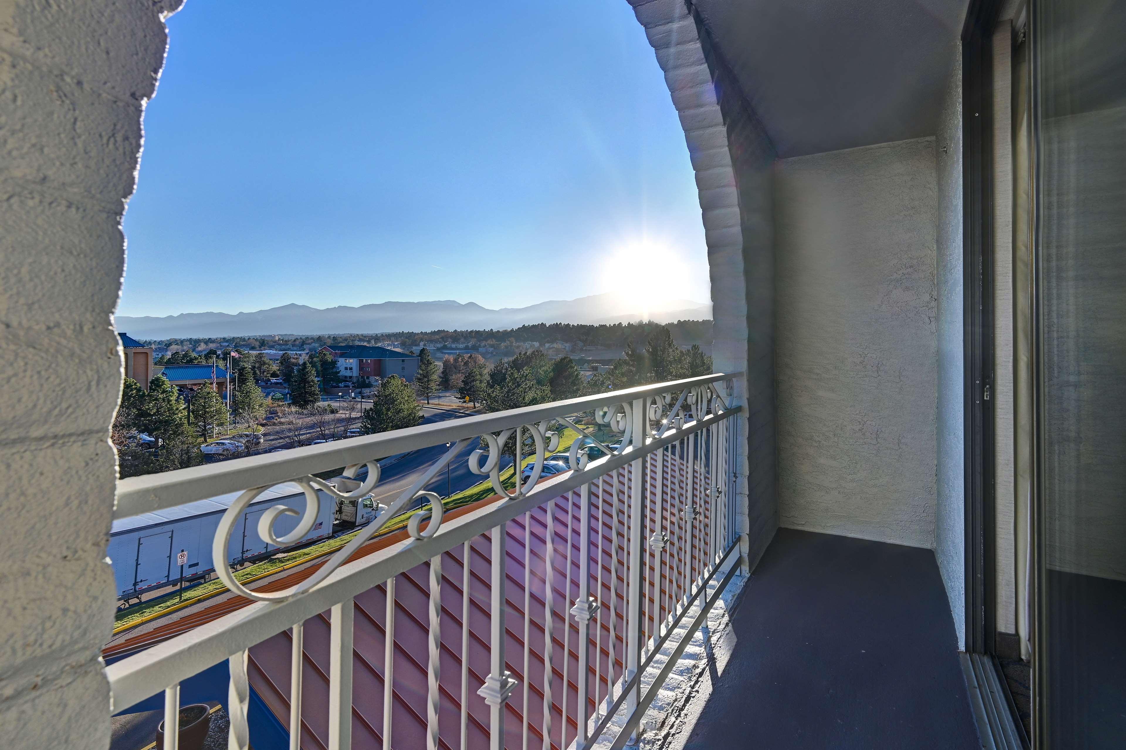 Embassy Suites By Hilton Colorado Springs Dış mekan fotoğraf