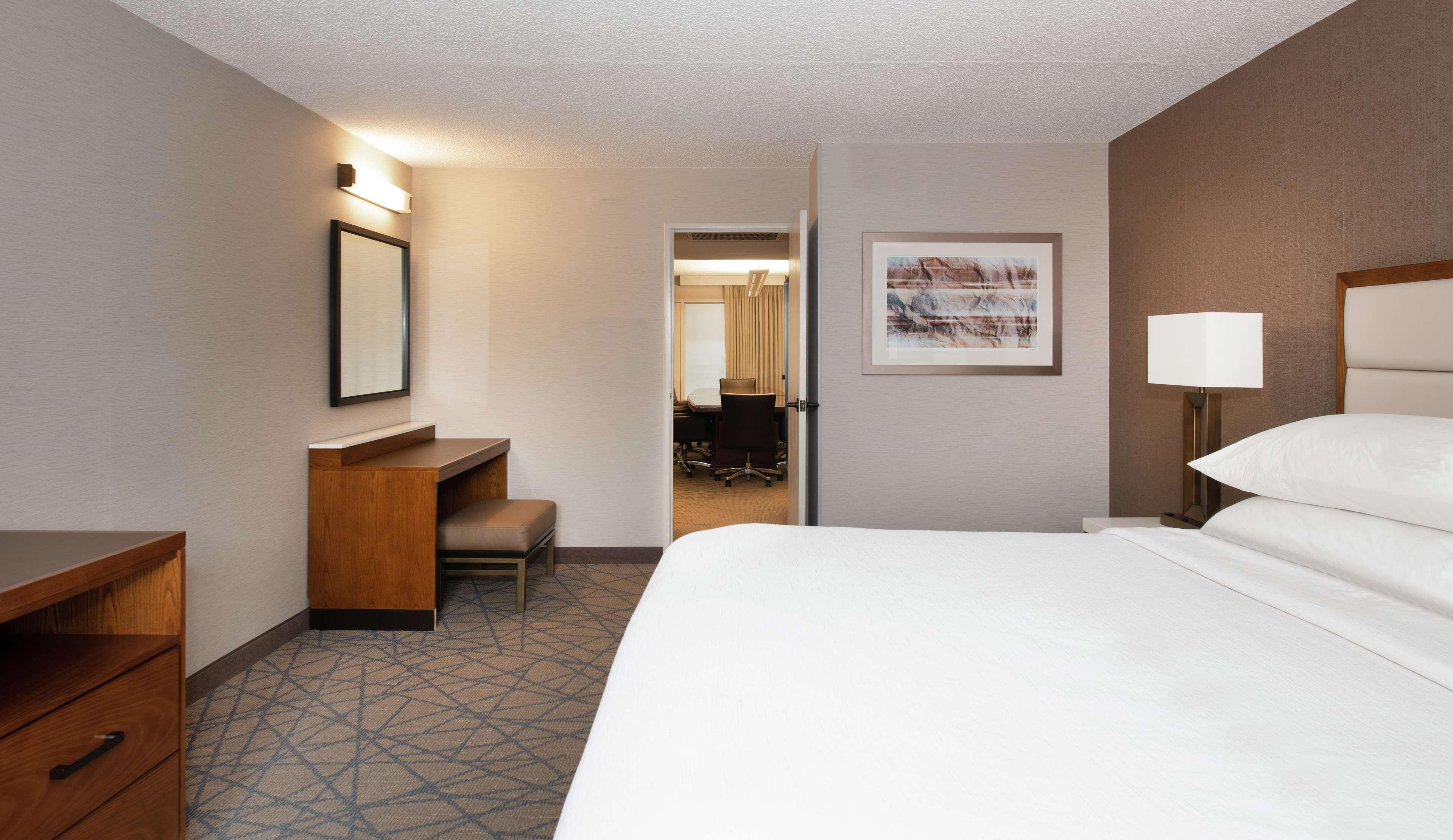 Embassy Suites By Hilton Colorado Springs Dış mekan fotoğraf