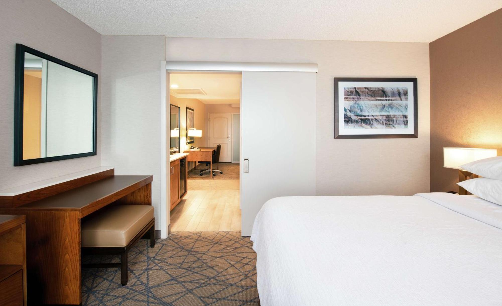 Embassy Suites By Hilton Colorado Springs Dış mekan fotoğraf