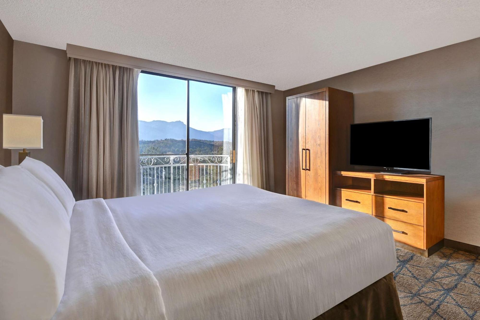 Embassy Suites By Hilton Colorado Springs Dış mekan fotoğraf